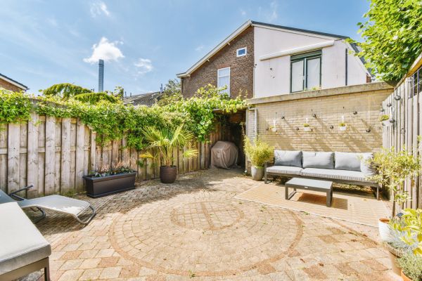 Cost of Courtyard Patio Service in Port Orchard